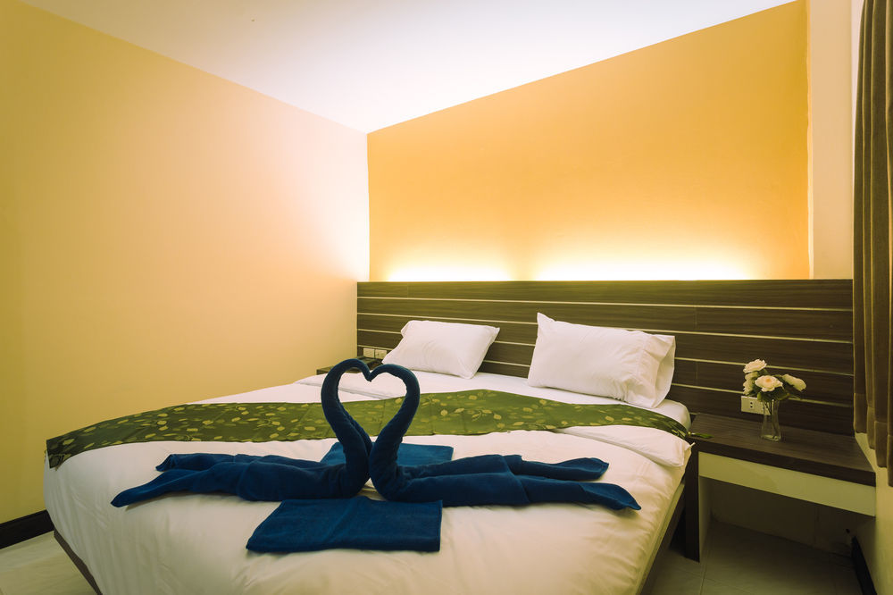 The Shades Bed And Breakfast Boutique Hotel Patong Buitenkant foto